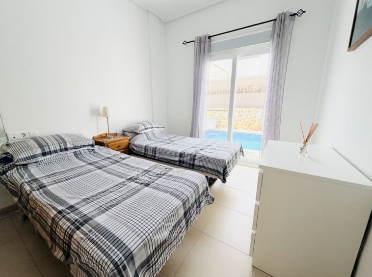 2 soveværelse Villa til salg i La Torre Golf Resort med swimmingpool - € 310.000 (Ref: 10046752)