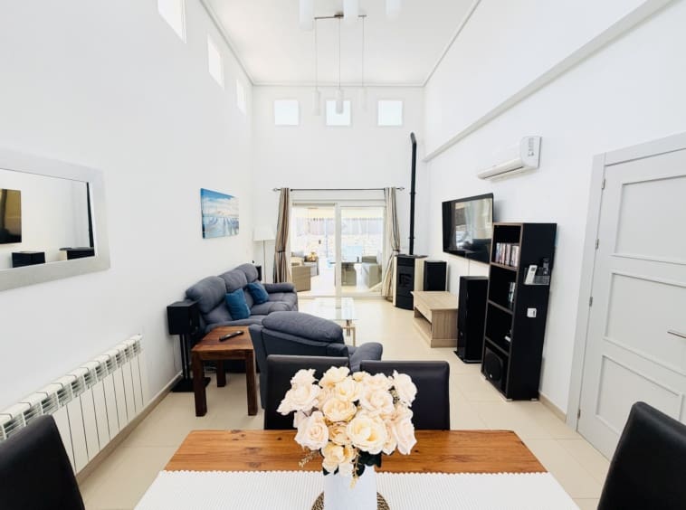 2 soveværelse Villa til salg i La Torre Golf Resort med swimmingpool - € 310.000 (Ref: 10046752)