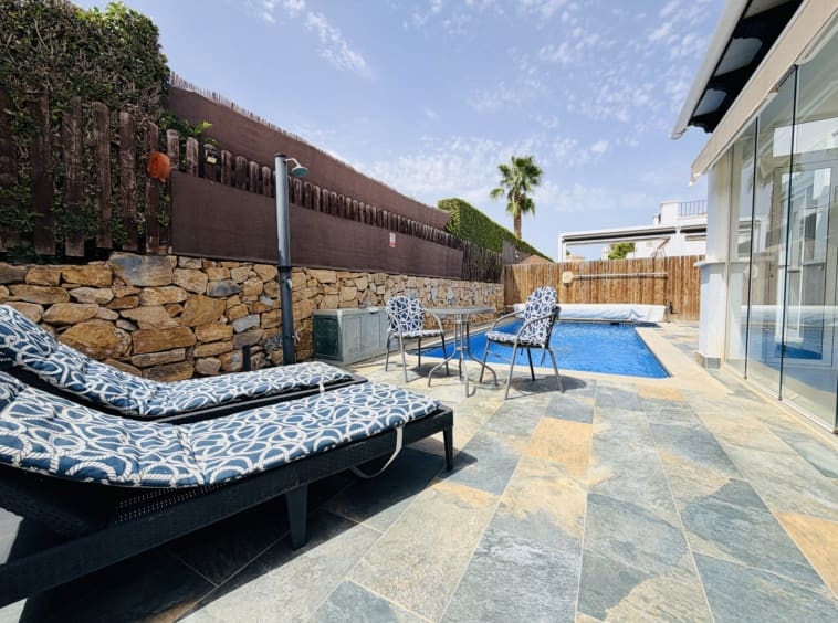 2 soveværelse Villa til salg i La Torre Golf Resort med swimmingpool - € 310.000 (Ref: 10046752)
