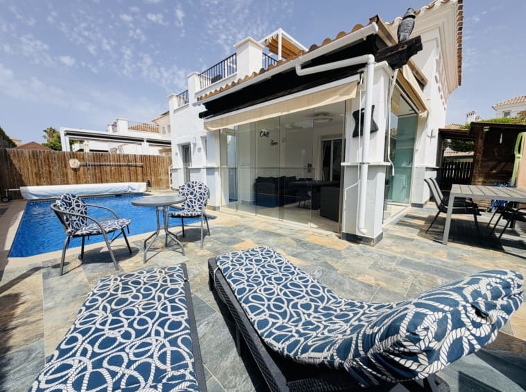 2 soveværelse Villa til salg i La Torre Golf Resort med swimmingpool - € 310.000 (Ref: 10046752)