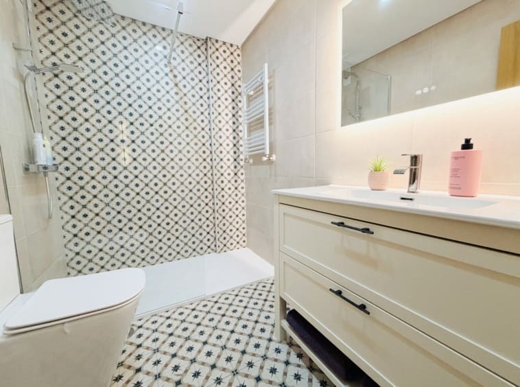 2 sypialnia Apartament na sprzedaż w La Torre Golf Resort z basenem - 185 000 € (Ref: 10085365)