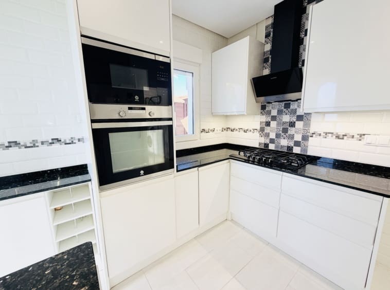 2 makuuhuone Huvila myytävänä paikassa La Torre Golf Resort mukana uima-altaan 
autotalli - 292 000 € (Ref: 10098539)