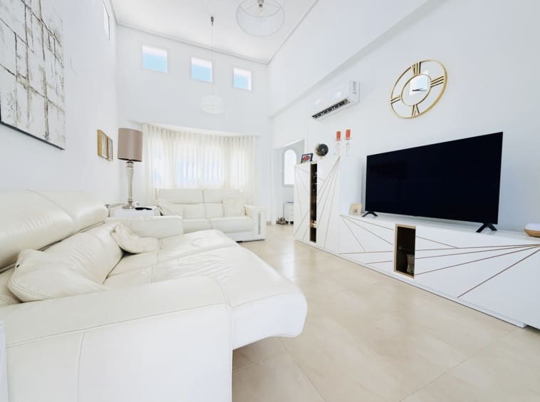 2 makuuhuone Huvila myytävänä paikassa La Torre Golf Resort mukana uima-altaan 
autotalli - 292 000 € (Ref: 10098539)