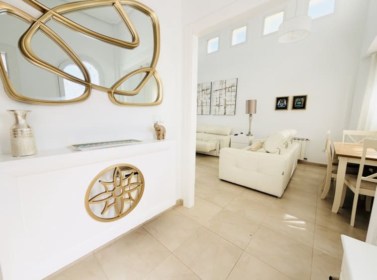 2 makuuhuone Huvila myytävänä paikassa La Torre Golf Resort mukana uima-altaan 
autotalli - 292 000 € (Ref: 10098539)