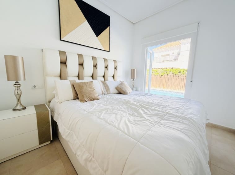 2 makuuhuone Huvila myytävänä paikassa La Torre Golf Resort mukana uima-altaan 
autotalli - 292 000 € (Ref: 10098539)