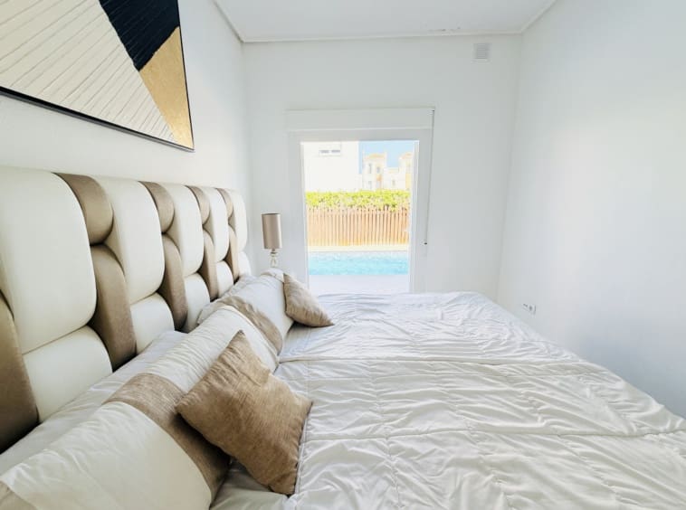 2 makuuhuone Huvila myytävänä paikassa La Torre Golf Resort mukana uima-altaan 
autotalli - 292 000 € (Ref: 10098539)
