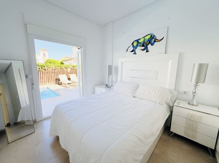 2 makuuhuone Huvila myytävänä paikassa La Torre Golf Resort mukana uima-altaan 
autotalli - 292 000 € (Ref: 10098539)