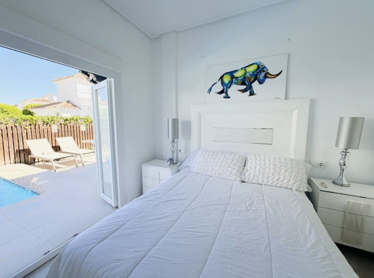 2 makuuhuone Huvila myytävänä paikassa La Torre Golf Resort mukana uima-altaan 
autotalli - 292 000 € (Ref: 10098539)