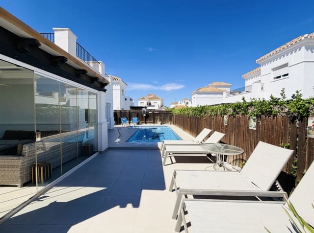 2 makuuhuone Huvila myytävänä paikassa La Torre Golf Resort, Torre-Pacheco mukana uima-altaan 
autotalli - 292 000 € (Ref: 10098539)