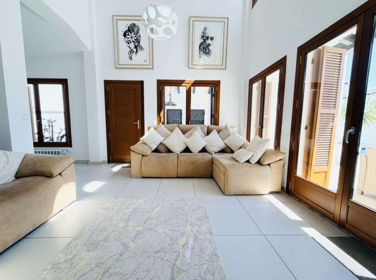 4 sovrum Villa till salu i El Valle Golf Resort med pool - 479 950 € (Ref: 10109051)