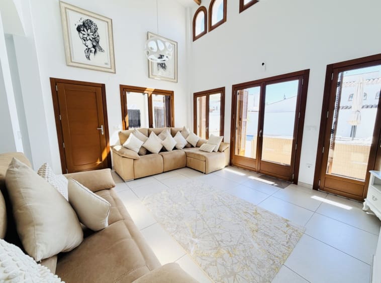 4 sovrum Villa till salu i El Valle Golf Resort med pool - 479 950 € (Ref: 10109051)