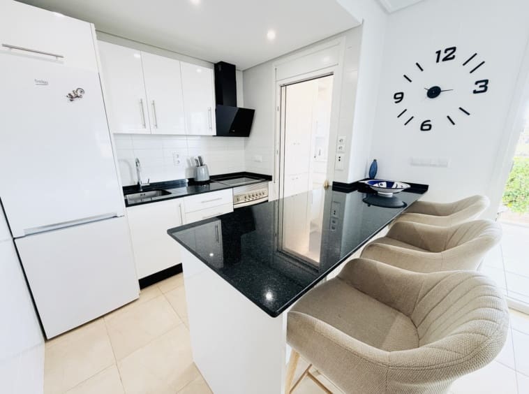 2 soverom Hus til salgs i La Torre Golf Resort - € 250 000 (Ref: 10128220)