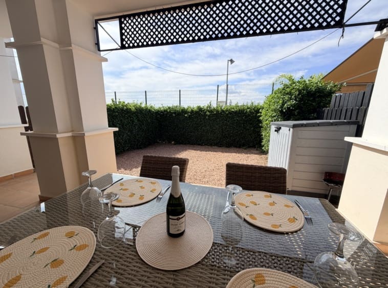 2 makuuhuone Omakotitalo myytävänä paikassa La Torre Golf Resort mukana uima-altaan 
autotalli - 243 000 € (Ref: 10148254)