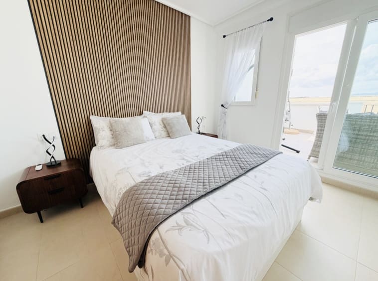 2 makuuhuone Omakotitalo myytävänä paikassa La Torre Golf Resort mukana uima-altaan 
autotalli - 243 000 € (Ref: 10148254)