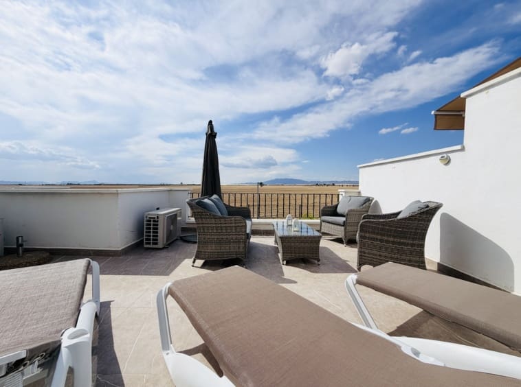 2 makuuhuone Omakotitalo myytävänä paikassa La Torre Golf Resort mukana uima-altaan 
autotalli - 243 000 € (Ref: 10148254)
