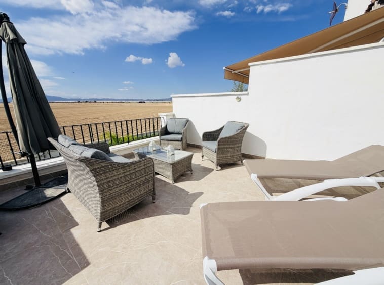 2 makuuhuone Omakotitalo myytävänä paikassa La Torre Golf Resort mukana uima-altaan 
autotalli - 243 000 € (Ref: 10148254)
