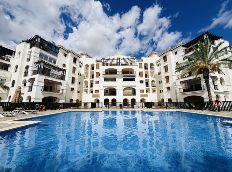 Apartamento de 2 habitaciones en El Valle Golf Resort en venta con piscina garaje - 215.000 € (Ref: 10149414)