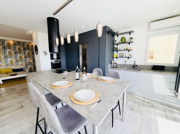 Apartamento de 2 habitaciones en El Valle Golf Resort en venta con piscina garaje - 215.000 € (Ref: 10149414)