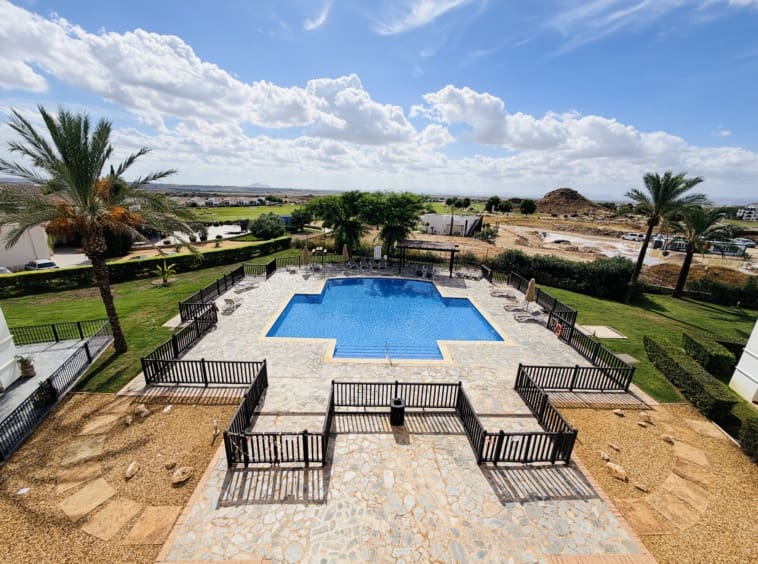 Apartamento de 2 habitaciones en El Valle Golf Resort en venta con piscina garaje - 215.000 € (Ref: 10149414)