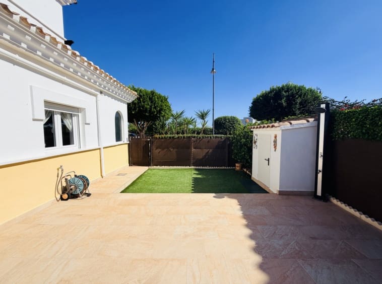 3 bedroom Villa for sale in La Torre Golf Resort with pool garage - € 369,950 (Ref: 10157148)