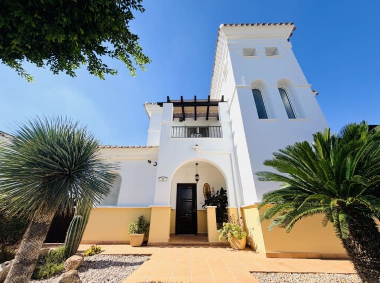 3 bedroom Villa for sale in La Torre Golf Resort with pool garage - € 369,950 (Ref: 10157148)