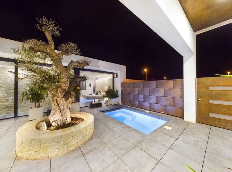 3 bedroom Villa for sale in Los Alcazares with pool - € 750,000 (Ref: 8726888)