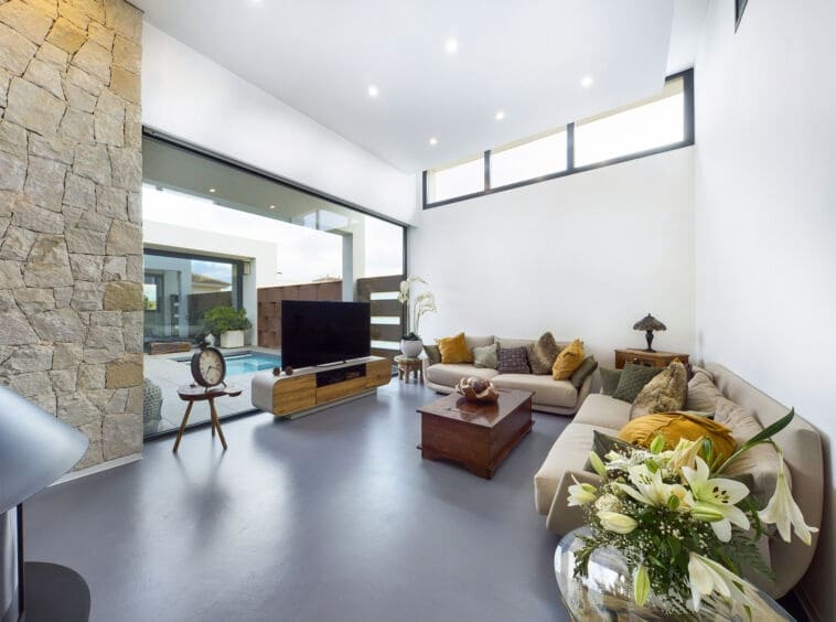 3 bedroom Villa for sale in Los Alcazares with pool - € 750,000 (Ref: 8726888)