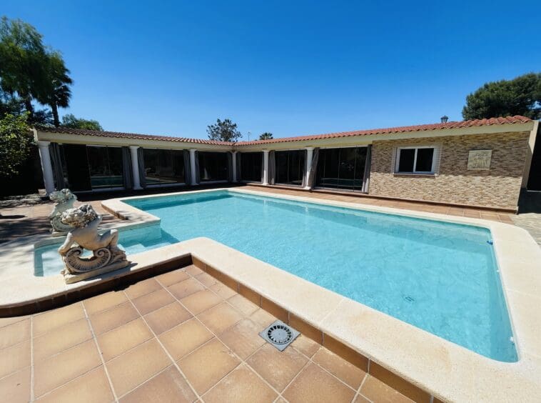 3 soveværelse Finca/Landehus til salg i Cartagena med swimmingpool - € 615.000 (Ref: 8726889)