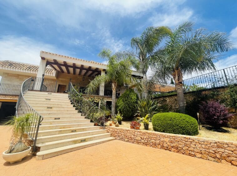 4 Zimmer Villa zu verkaufen in La Manga Club mit Pool - 1.995.000 € (Ref: 8820870)