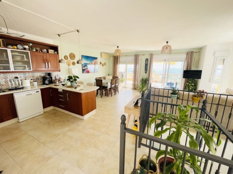 5 soveværelse Byhus til salg i El Carmoli med swimmingpool - € 295.000 (Ref: 9088330)