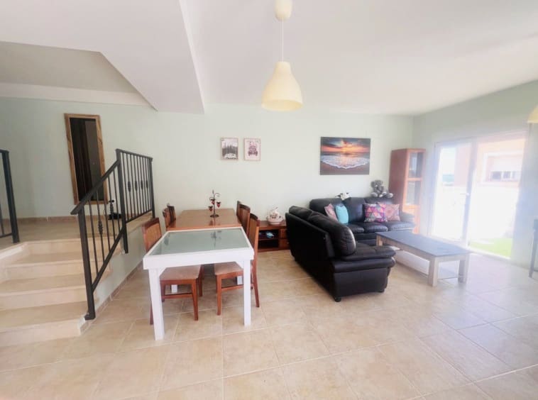 5 soveværelse Byhus til salg i El Carmoli med swimmingpool - € 295.000 (Ref: 9088330)