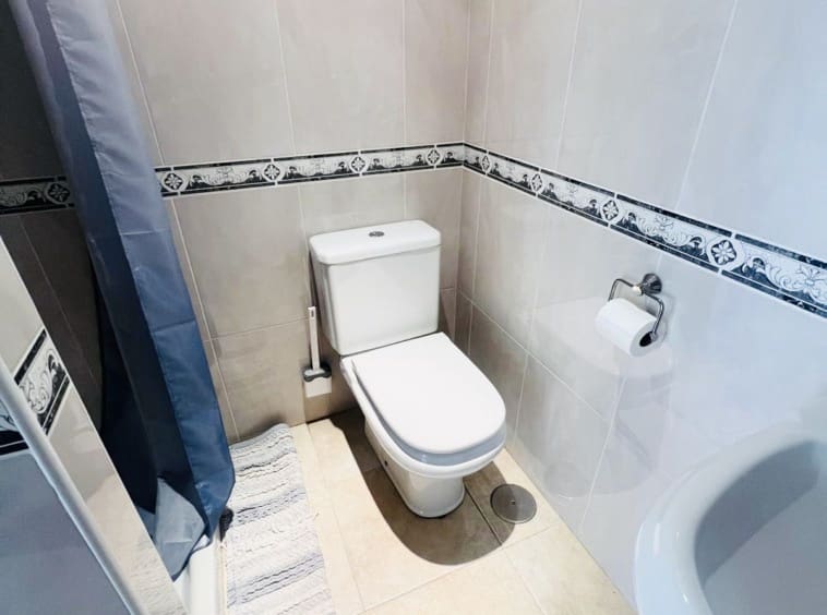 5 soveværelse Byhus til salg i El Carmoli med swimmingpool - € 295.000 (Ref: 9088330)