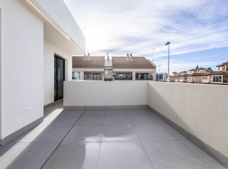 3 bedroom Villa for sale in Roldan with pool - € 395,950 (Ref: 9106228)