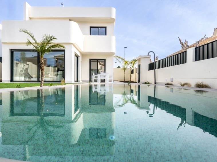 3 bedroom Villa for sale in Roldan with pool - € 395,950 (Ref: 9106228)