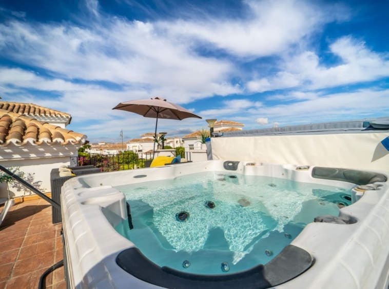 2 bedroom Villa for sale in Roldan - € 250,000 (Ref: 9143390)