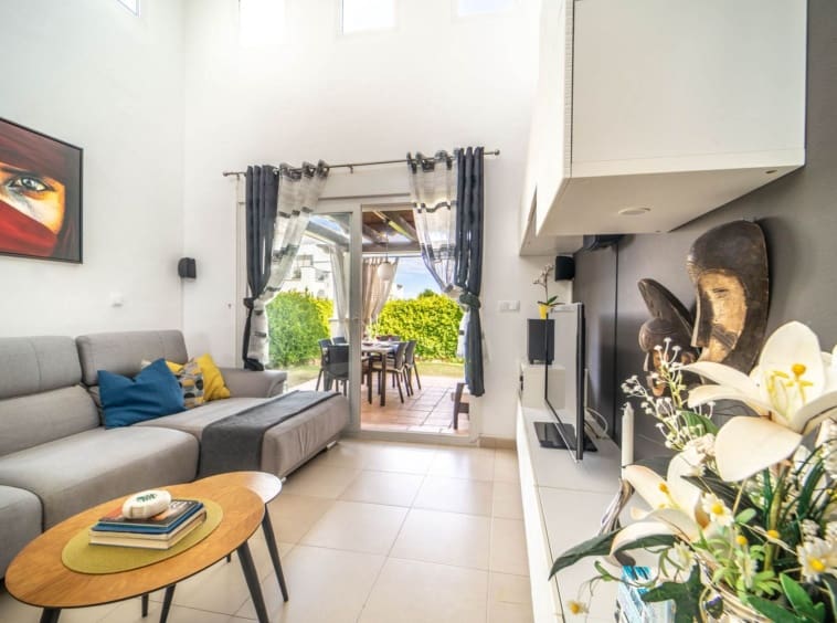 2 bedroom Villa for sale in Roldan - € 250,000 (Ref: 9143390)