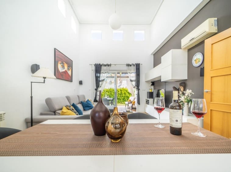 2 bedroom Villa for sale in Roldan - € 250,000 (Ref: 9143390)