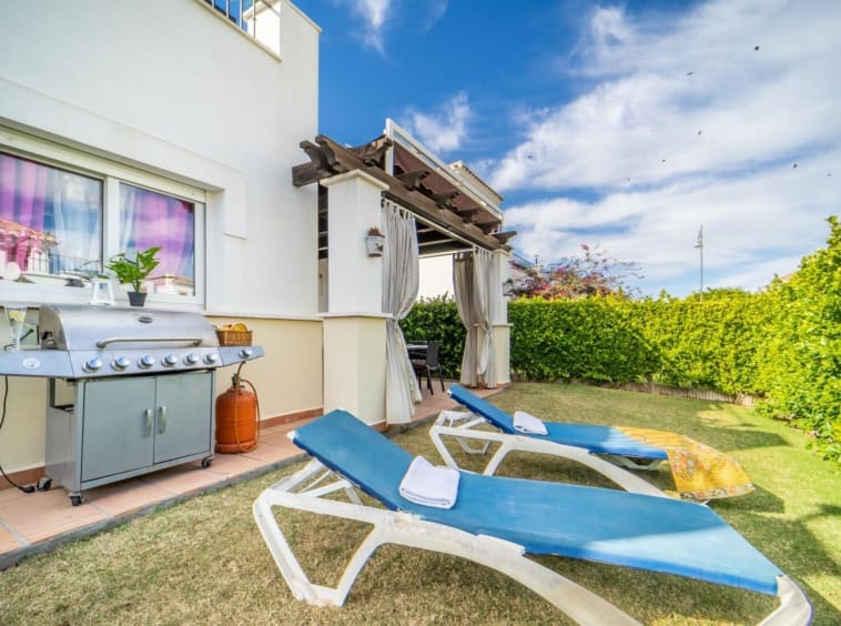 2 bedroom Villa for sale in Roldan - € 250,000 (Ref: 9143390)