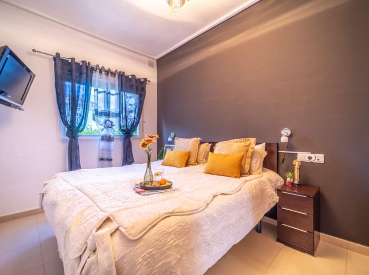 2 bedroom Villa for sale in Roldan - € 250,000 (Ref: 9143390)