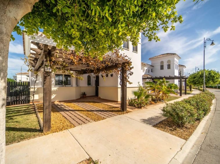 2 bedroom Villa for sale in Roldan - € 250,000 (Ref: 9143390)