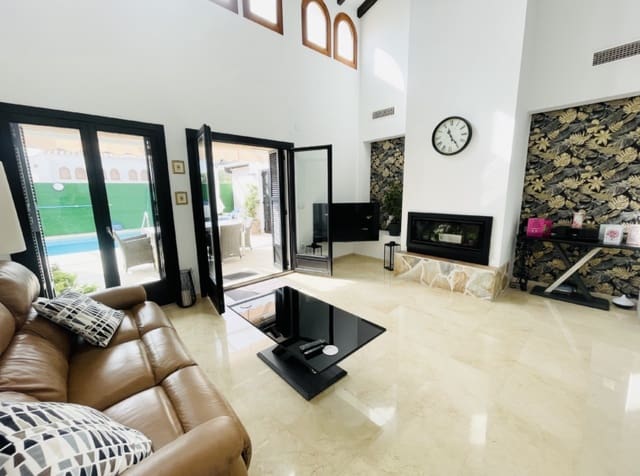 4 soveværelse Villa til salg i El Valle Golf Resort, Murcia by - € 595.000 (Ref: 9297418)