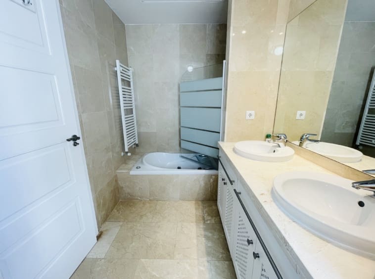 4 makuuhuone Huvila myytävänä paikassa Banos y Mendigo mukana uima-altaan - 449 950 € (Ref: 9337412)