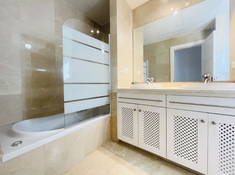 4 makuuhuone Huvila myytävänä paikassa Banos y Mendigo mukana uima-altaan - 449 950 € (Ref: 9337412)