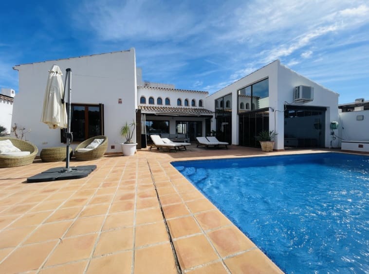4 makuuhuone Huvila myytävänä paikassa Banos y Mendigo mukana uima-altaan - 815 000 € (Ref: 9386612)