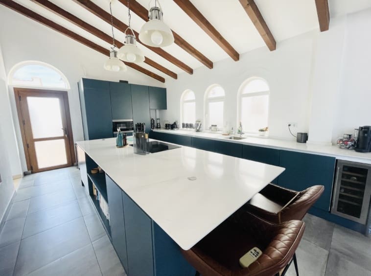 4 makuuhuone Huvila myytävänä paikassa Banos y Mendigo mukana uima-altaan - 815 000 € (Ref: 9386612)