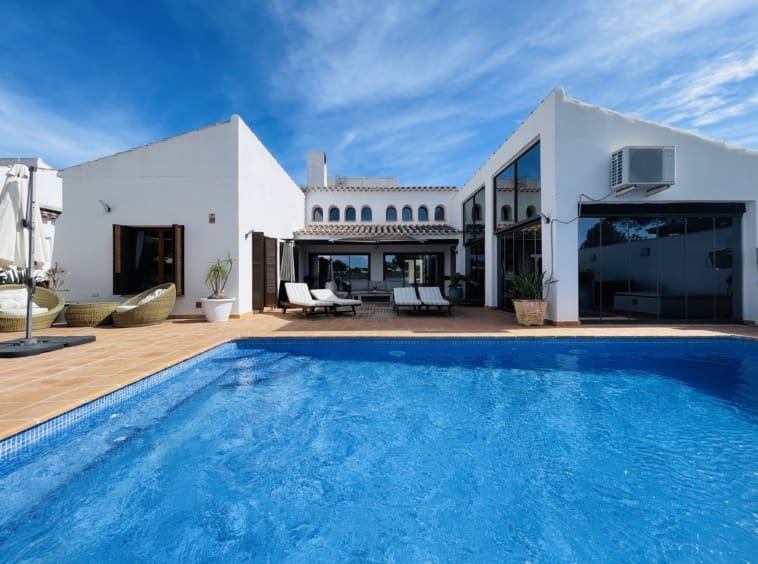 4 makuuhuone Huvila myytävänä paikassa Banos y Mendigo mukana uima-altaan - 815 000 € (Ref: 9386612)