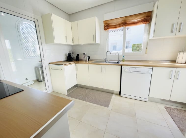 3 bedroom Villa for sale in Roldan with pool - € 360,000 (Ref: 9488524)