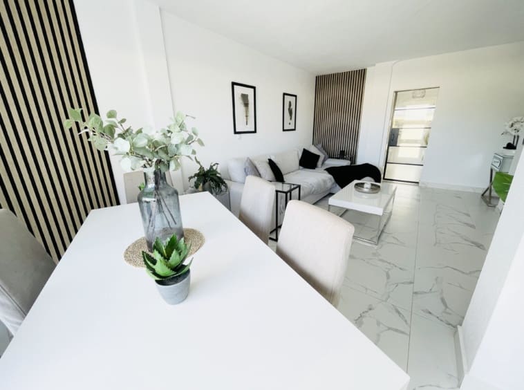 2 makuuhuone Omakotitalo myytävänä paikassa La Torre Golf Resort mukana uima-altaan - 250 000 € (Ref: 9558575)