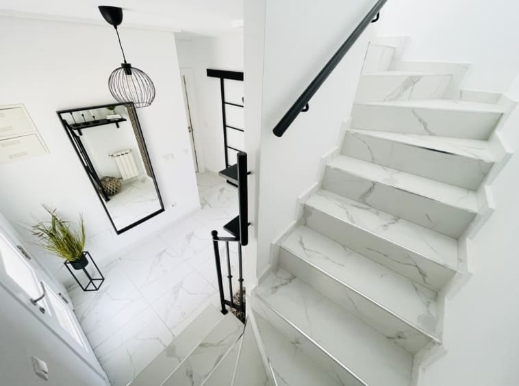 2 makuuhuone Omakotitalo myytävänä paikassa La Torre Golf Resort mukana uima-altaan - 250 000 € (Ref: 9558575)