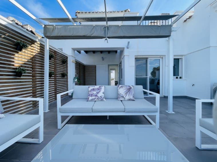 2 makuuhuone Omakotitalo myytävänä paikassa La Torre Golf Resort mukana uima-altaan - 250 000 € (Ref: 9558575)